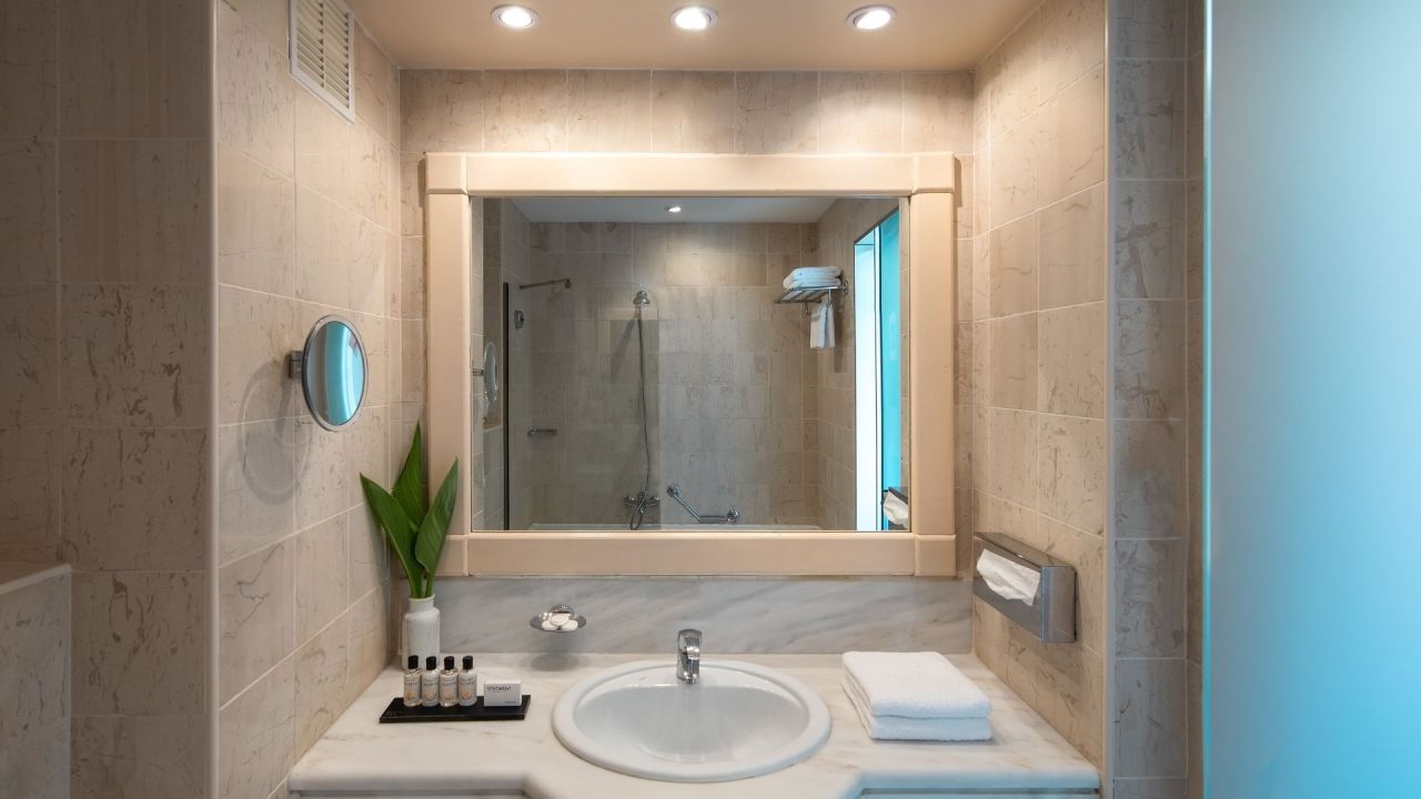 bathroom1